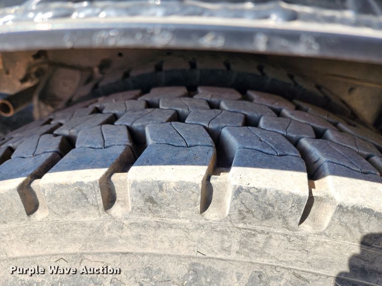 image for item KC9402 2017 Ford F750 Super Duty  flatbed truck