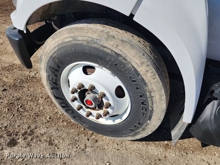 image for item KC9402 2017 Ford F750 Super Duty  flatbed truck