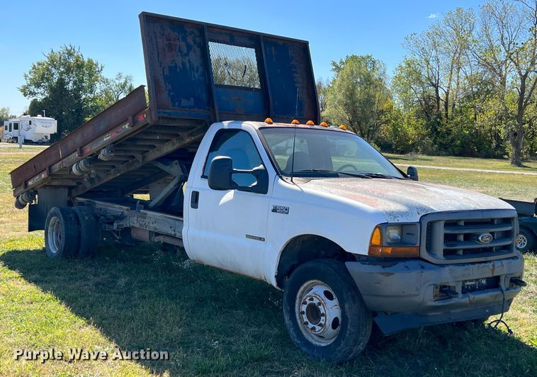 image for item KF9882 2001 Ford F550 Super Duty  dump flatbed truck