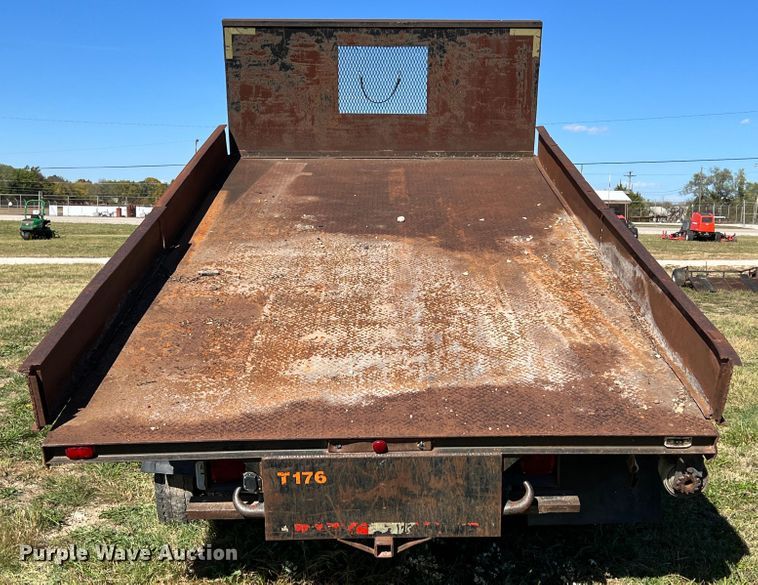 image for item KF9882 2001 Ford F550 Super Duty  dump flatbed truck