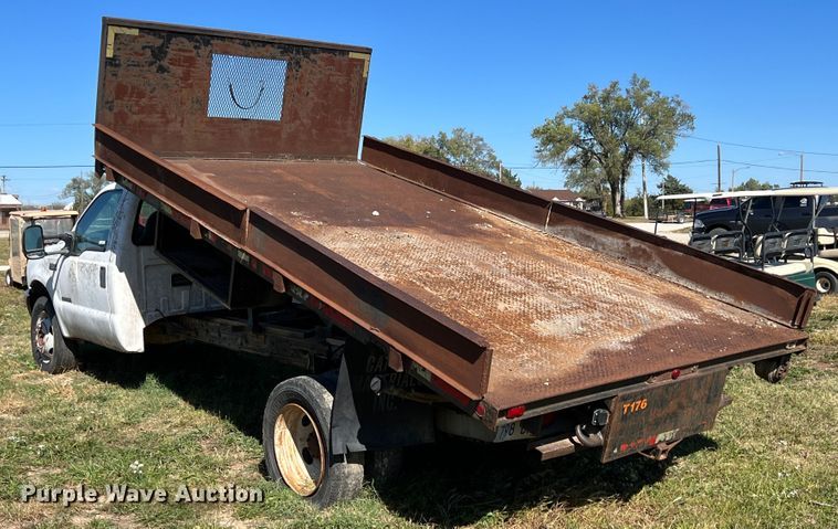 image for item KF9882 2001 Ford F550 Super Duty  dump flatbed truck