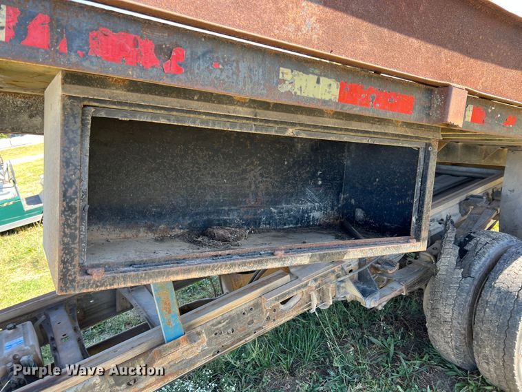 image for item KF9882 2001 Ford F550 Super Duty  dump flatbed truck