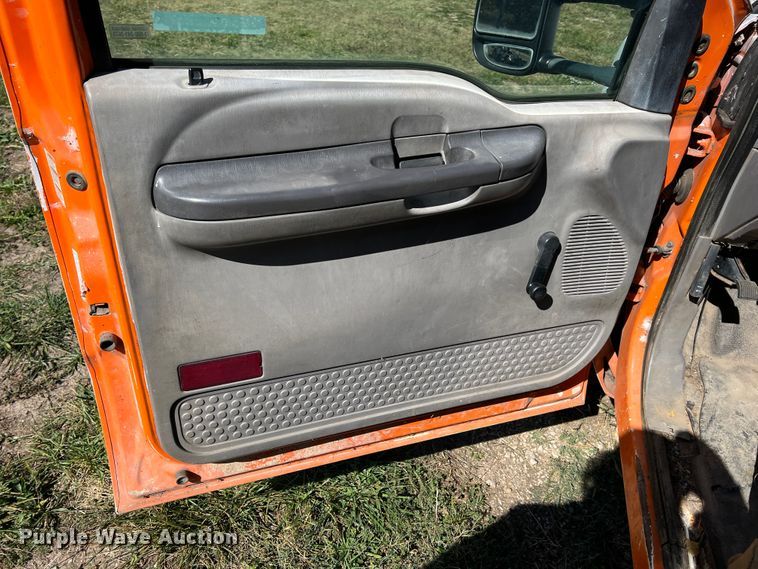 image for item KF9882 2001 Ford F550 Super Duty  dump flatbed truck