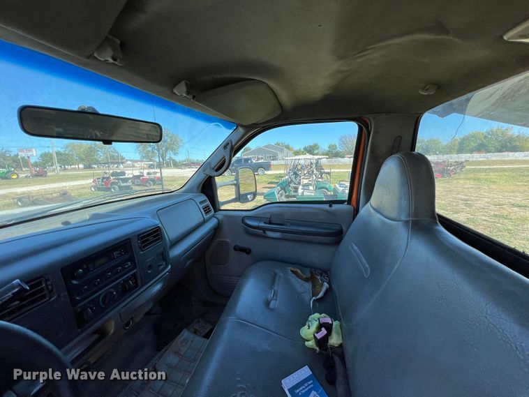 image for item KF9882 2001 Ford F550 Super Duty  dump flatbed truck