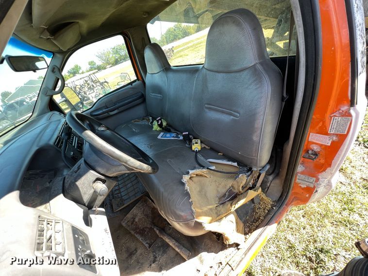 image for item KF9882 2001 Ford F550 Super Duty  dump flatbed truck