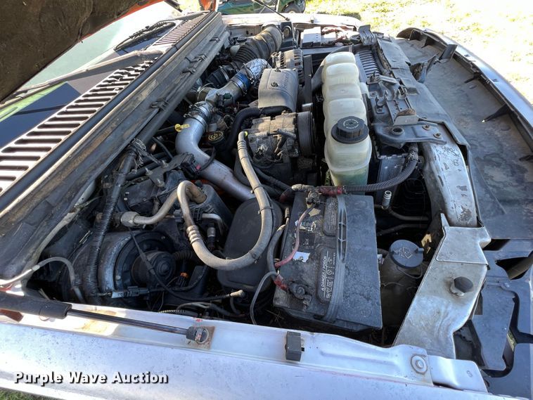 image for item KF9882 2001 Ford F550 Super Duty  dump flatbed truck