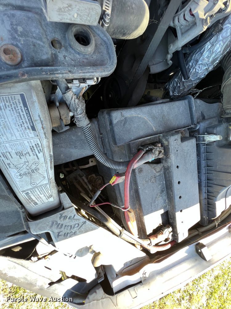 image for item KF9882 2001 Ford F550 Super Duty  dump flatbed truck