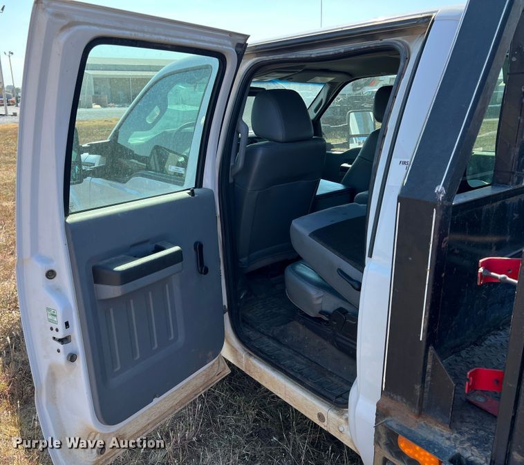 image for item KF9900 2012 Ford F350 Super Duty  Crew Cab flatbed pickup truck