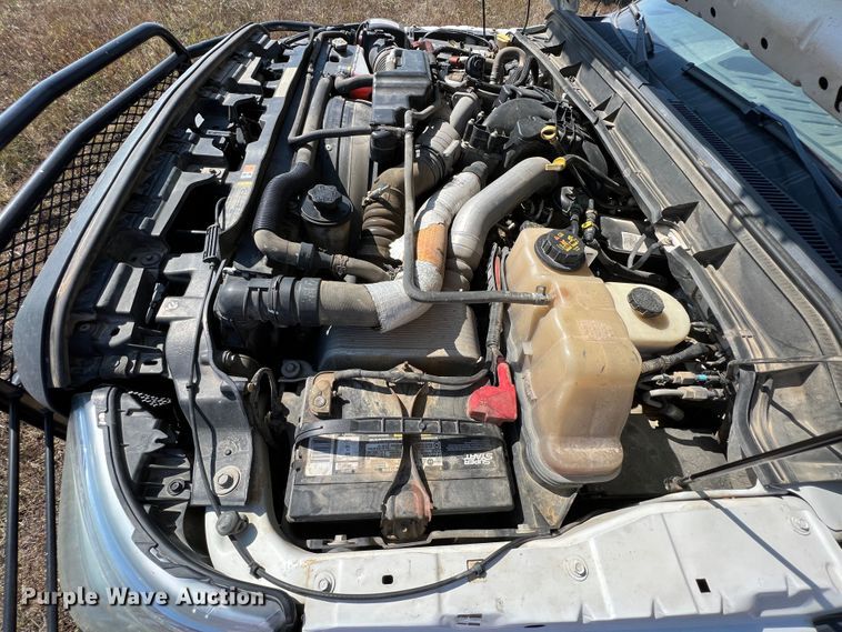 image for item KF9900 2012 Ford F350 Super Duty  Crew Cab flatbed pickup truck