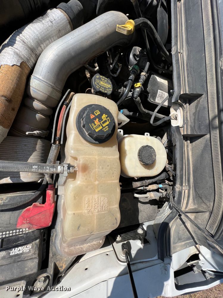 image for item KF9900 2012 Ford F350 Super Duty  Crew Cab flatbed pickup truck