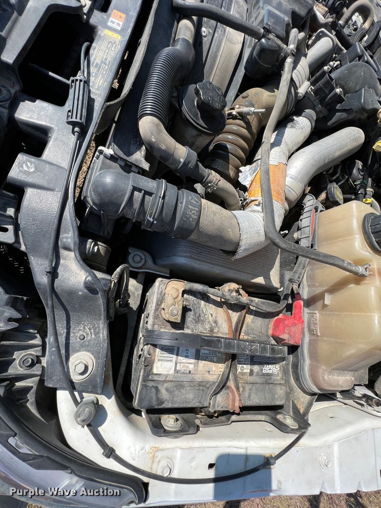 image for item KF9900 2012 Ford F350 Super Duty  Crew Cab flatbed pickup truck