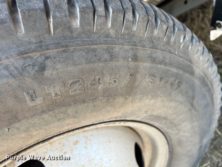 image for item KF9900 2012 Ford F350 Super Duty  Crew Cab flatbed pickup truck