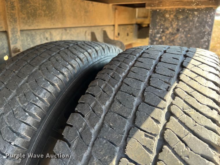 image for item KF9900 2012 Ford F350 Super Duty  Crew Cab flatbed pickup truck