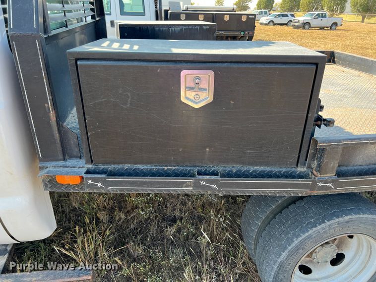 image for item KF9901 2014 Ford F450 Super Duty  flatbed truck