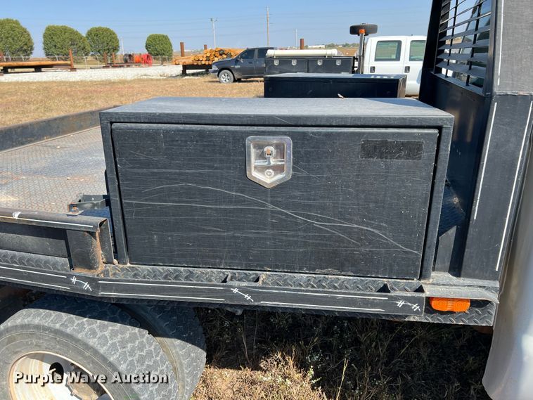 image for item KF9901 2014 Ford F450 Super Duty  flatbed truck