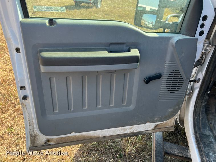 image for item KF9901 2014 Ford F450 Super Duty  flatbed truck