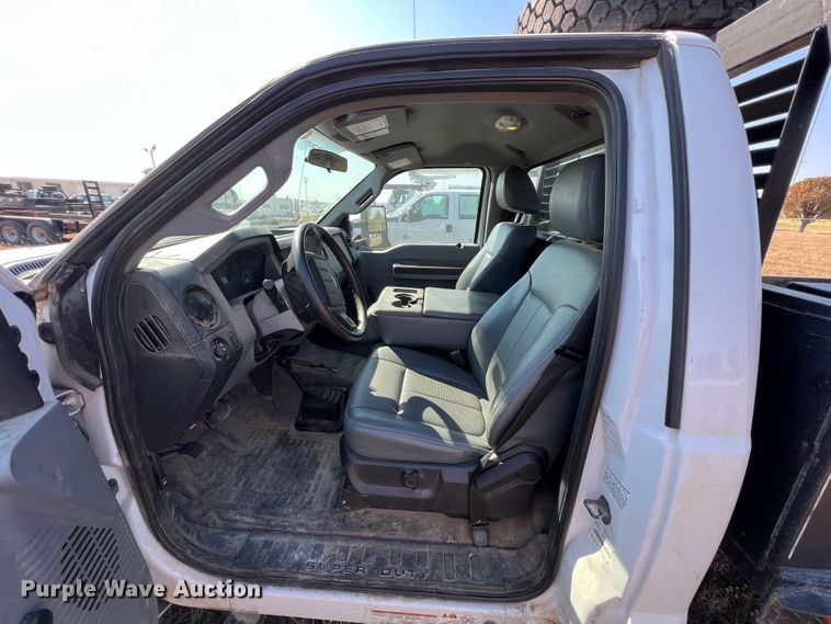 image for item KF9901 2014 Ford F450 Super Duty  flatbed truck