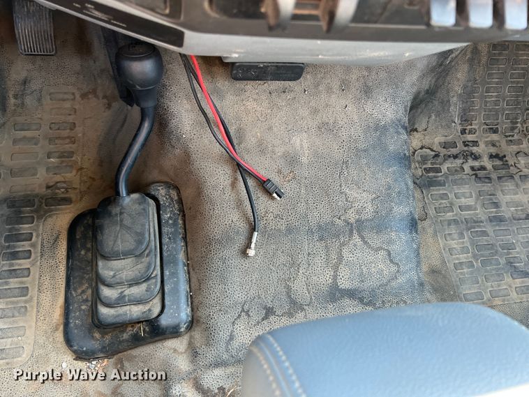 image for item KF9901 2014 Ford F450 Super Duty  flatbed truck