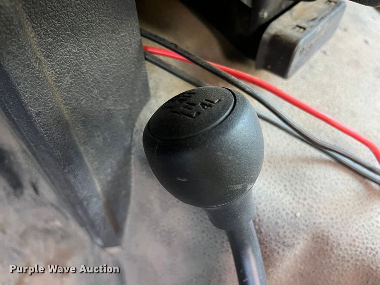 image for item KF9901 2014 Ford F450 Super Duty  flatbed truck