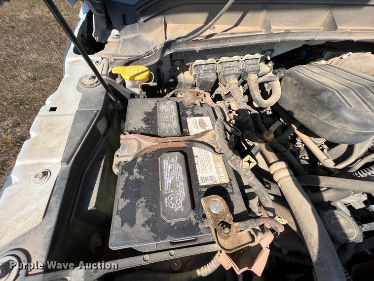 image for item KF9901 2014 Ford F450 Super Duty  flatbed truck