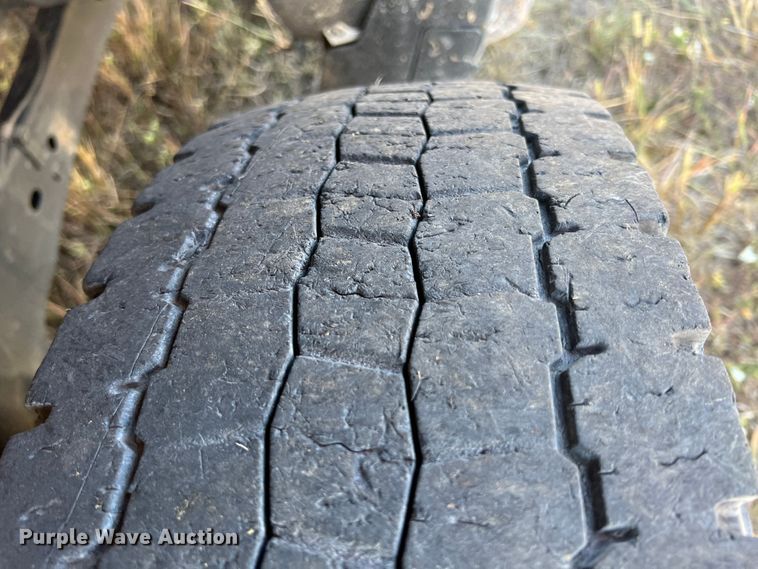 image for item KF9901 2014 Ford F450 Super Duty  flatbed truck