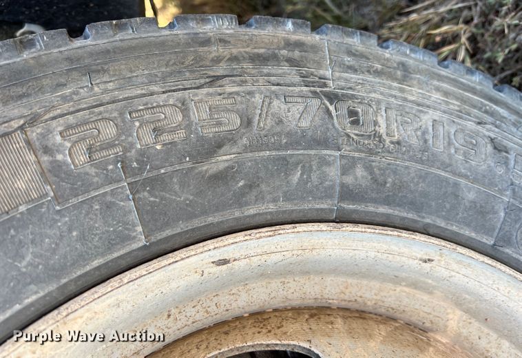 image for item KF9901 2014 Ford F450 Super Duty  flatbed truck