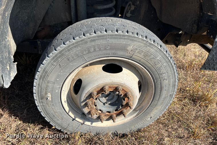 image for item KF9901 2014 Ford F450 Super Duty  flatbed truck