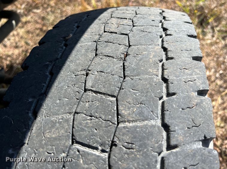 image for item KF9901 2014 Ford F450 Super Duty  flatbed truck