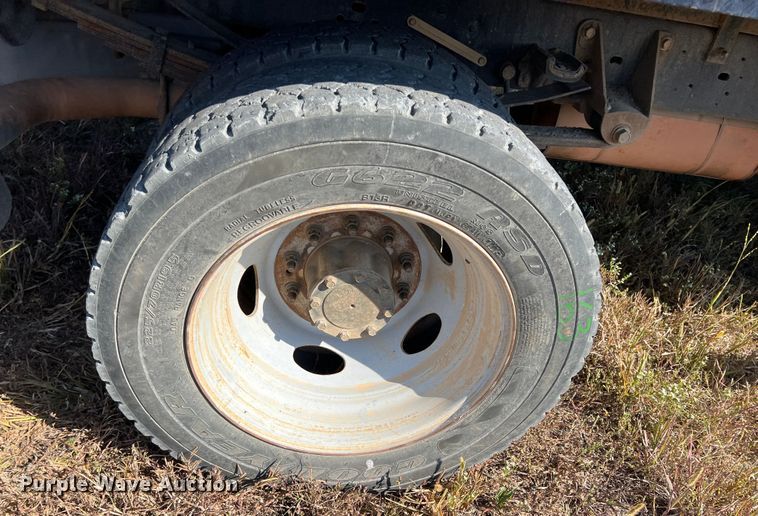 image for item KF9901 2014 Ford F450 Super Duty  flatbed truck