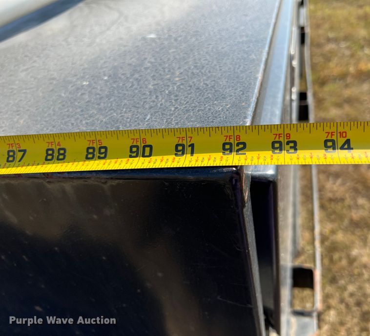 image for item KF9902 2015 Ford F350 Super Duty  Crew Cab flatbed pickup truck