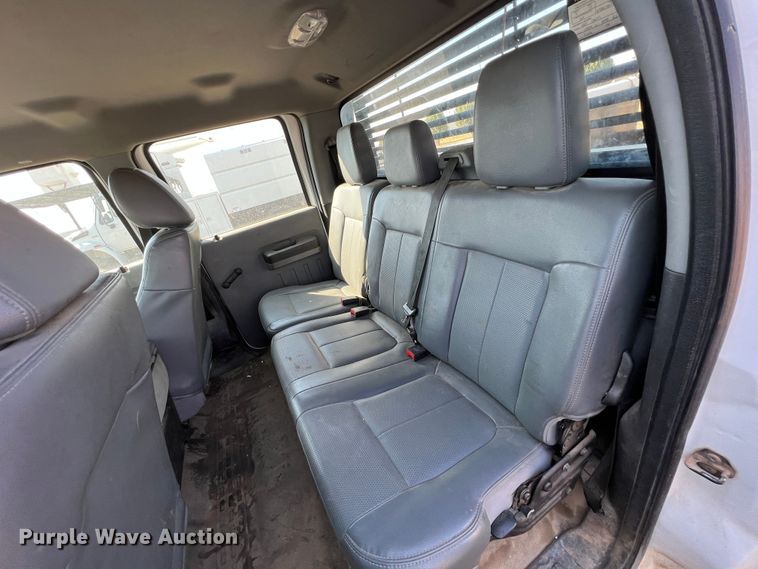 image for item KF9902 2015 Ford F350 Super Duty  Crew Cab flatbed pickup truck