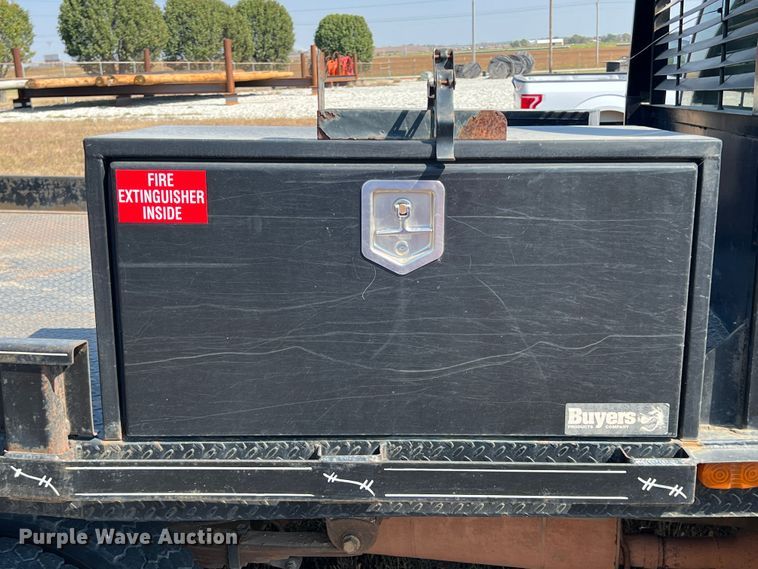 image for item KF9906 2013 Ford F450 Super Duty  flatbed truck