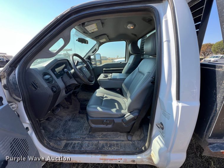 image for item KF9906 2013 Ford F450 Super Duty  flatbed truck