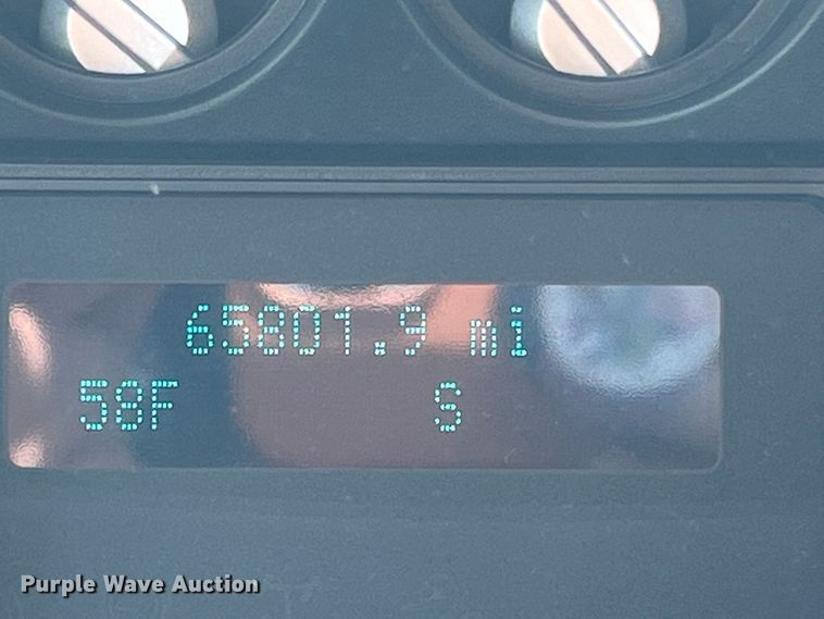 image for item KF9906 2013 Ford F450 Super Duty  flatbed truck