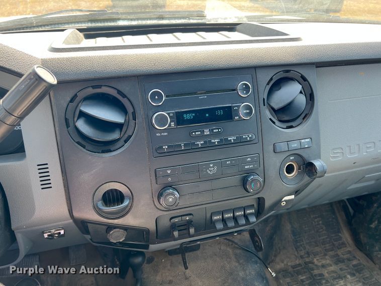 image for item KF9906 2013 Ford F450 Super Duty  flatbed truck