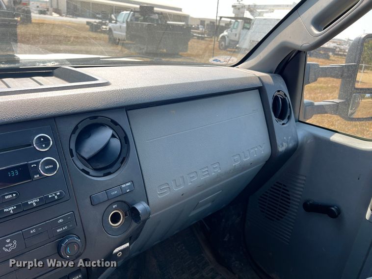 image for item KF9906 2013 Ford F450 Super Duty  flatbed truck