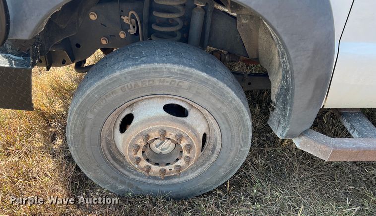 image for item KF9906 2013 Ford F450 Super Duty  flatbed truck