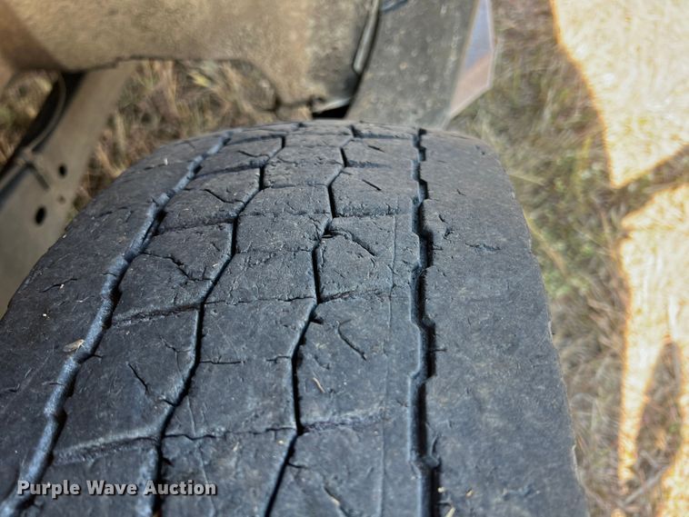 image for item KF9906 2013 Ford F450 Super Duty  flatbed truck