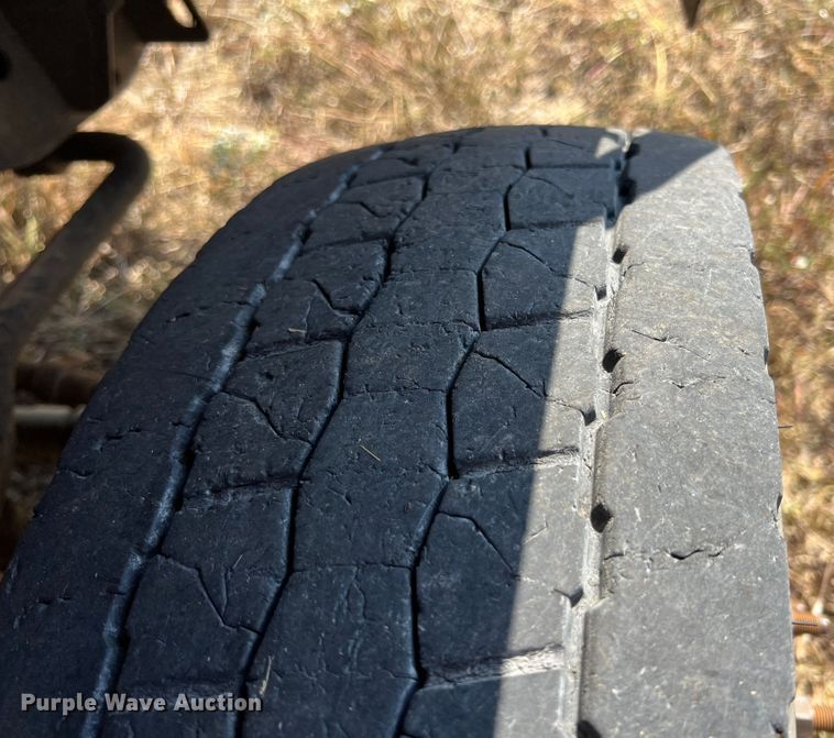 image for item KF9906 2013 Ford F450 Super Duty  flatbed truck