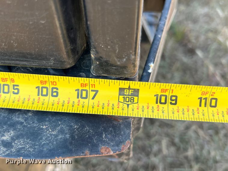 image for item KF9907 2015 Ford F350 Super Duty  Crew Cab flatbed pickup truck