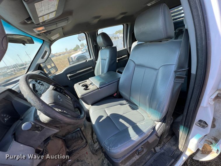 image for item KF9907 2015 Ford F350 Super Duty  Crew Cab flatbed pickup truck