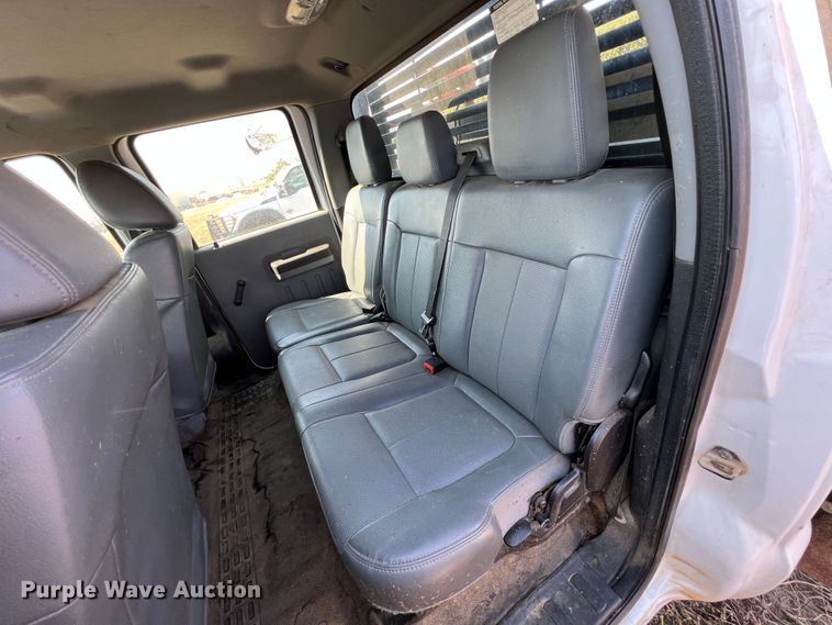 image for item KF9907 2015 Ford F350 Super Duty  Crew Cab flatbed pickup truck