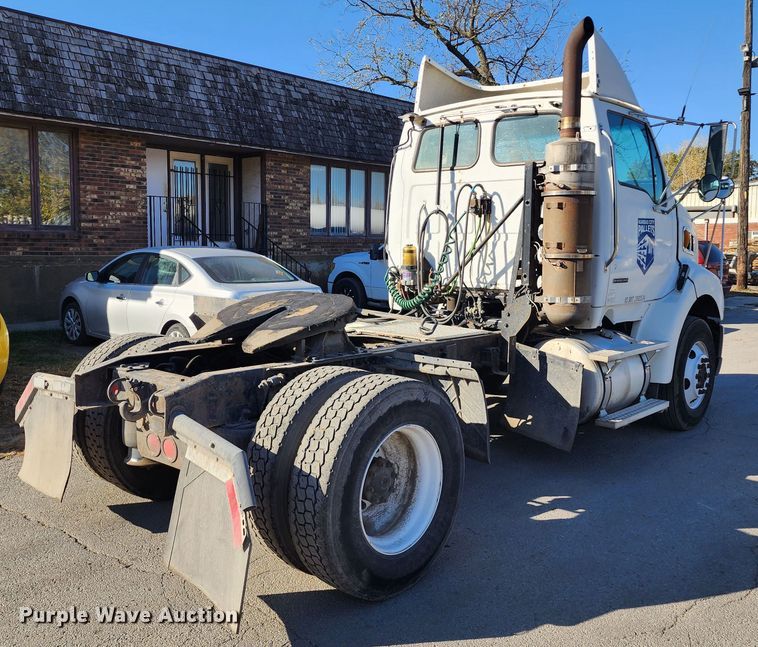 image for item KH9172 2009 Sterling A9500  semi truck