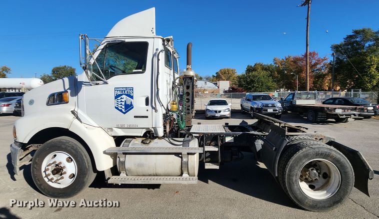 image for item KH9172 2009 Sterling A9500  semi truck