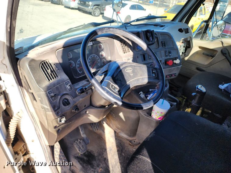 image for item KH9172 2009 Sterling A9500  semi truck