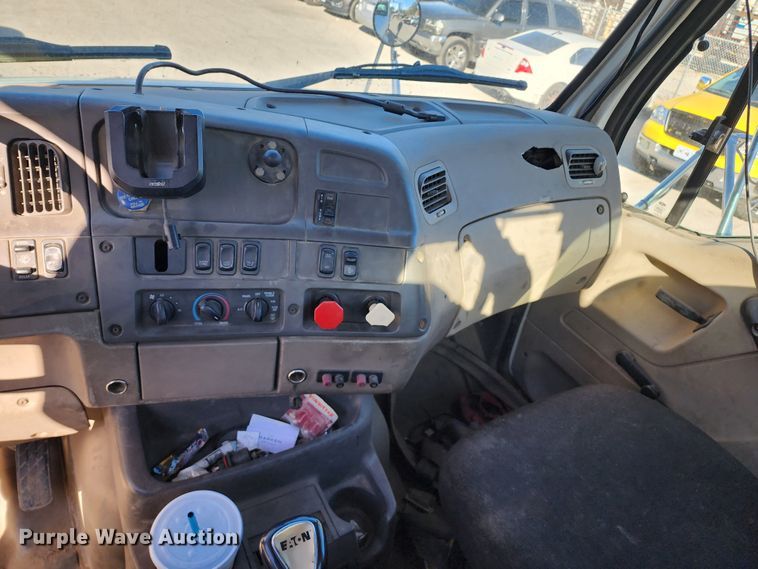 image for item KH9172 2009 Sterling A9500  semi truck