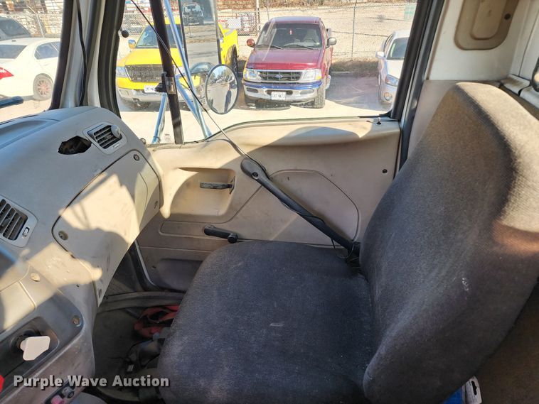 image for item KH9172 2009 Sterling A9500  semi truck