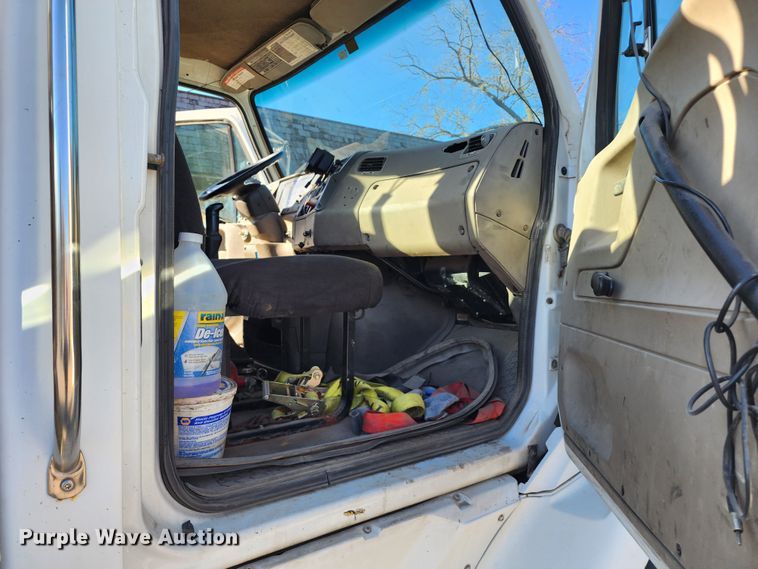 image for item KH9172 2009 Sterling A9500  semi truck