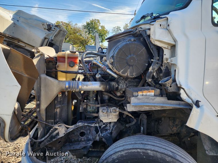 image for item KH9172 2009 Sterling A9500  semi truck