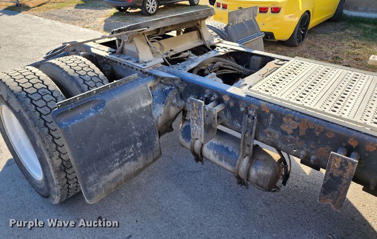 image for item KH9172 2009 Sterling A9500  semi truck